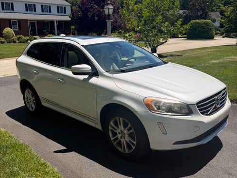 Used 2015 Volvo XC60 T5 AWD/4WD image 4