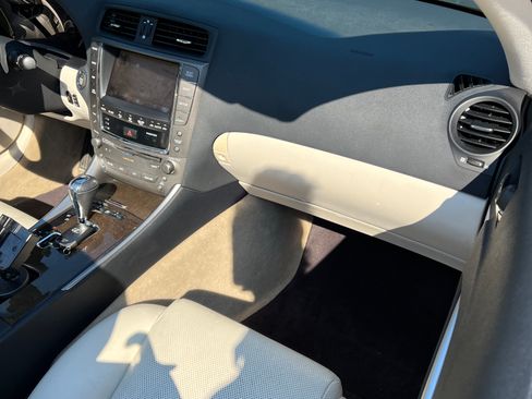 Used 2010 Lexus IS 350C image 24
