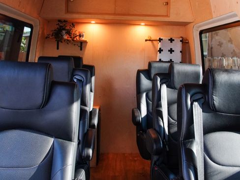 Used 2023 Mercedes-Benz Sprinter 2500 image 6