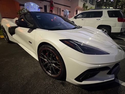 Used 2023 Chevrolet Corvette Stingray Premium Conv w/ Z51 Performance Package RWD image 2