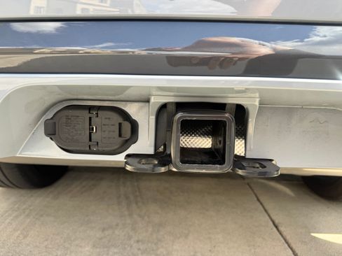 Used 2025 BMW X5 xDrive50e w/ Executive Package image 16