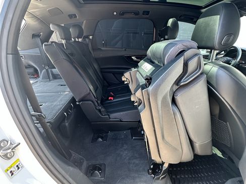 Used 2019 Audi Q7 3.0T Premium Plus w/ Premium Plus Package AWD/4WD image 8