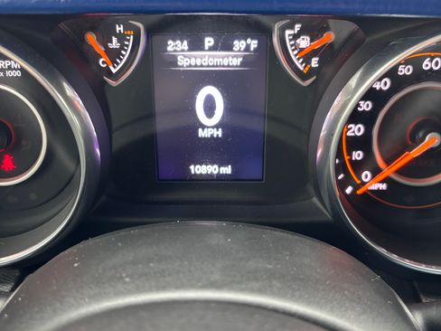 Used 2018 Jeep Wrangler Unlimited Sport image 16