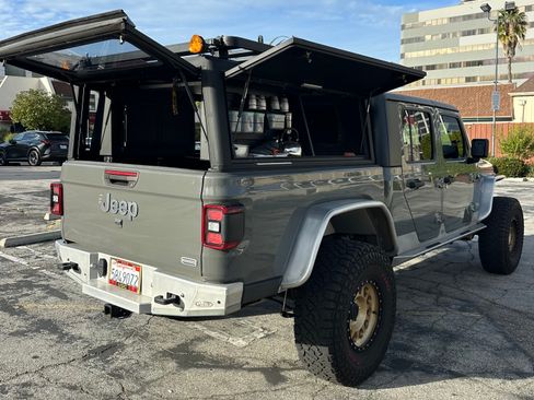 Used 2020 Jeep Gladiator Overland w/ Popular Equipment Package image 6