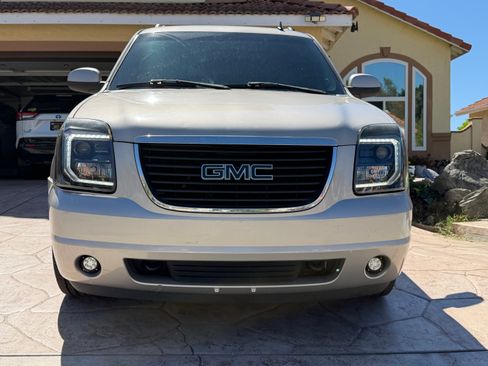 Used 2007 GMC Yukon XL Denali AWD/4WD image 2