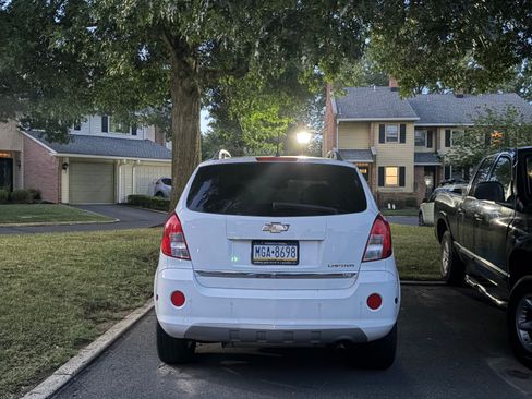 Used 2014 Chevrolet Captiva Sport LTZ FWD image 4