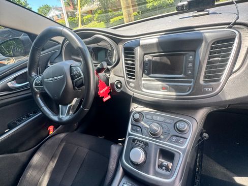Used 2015 Chrysler 200 Limited w/ Convenience Group FWD image 13
