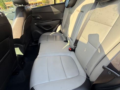 Used 2015 Chevrolet Trax LTZ FWD image 14