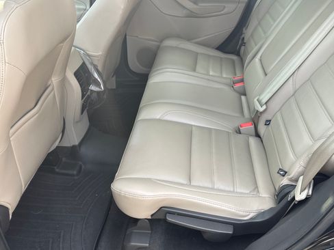 Used 2017 Ford Escape Titanium image 28