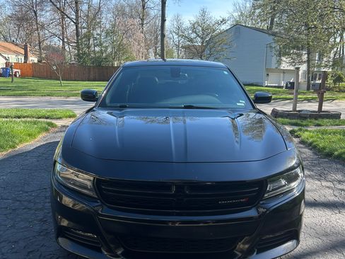 Used 2016 Dodge Charger SXT w/ AWD Plus Group image 2