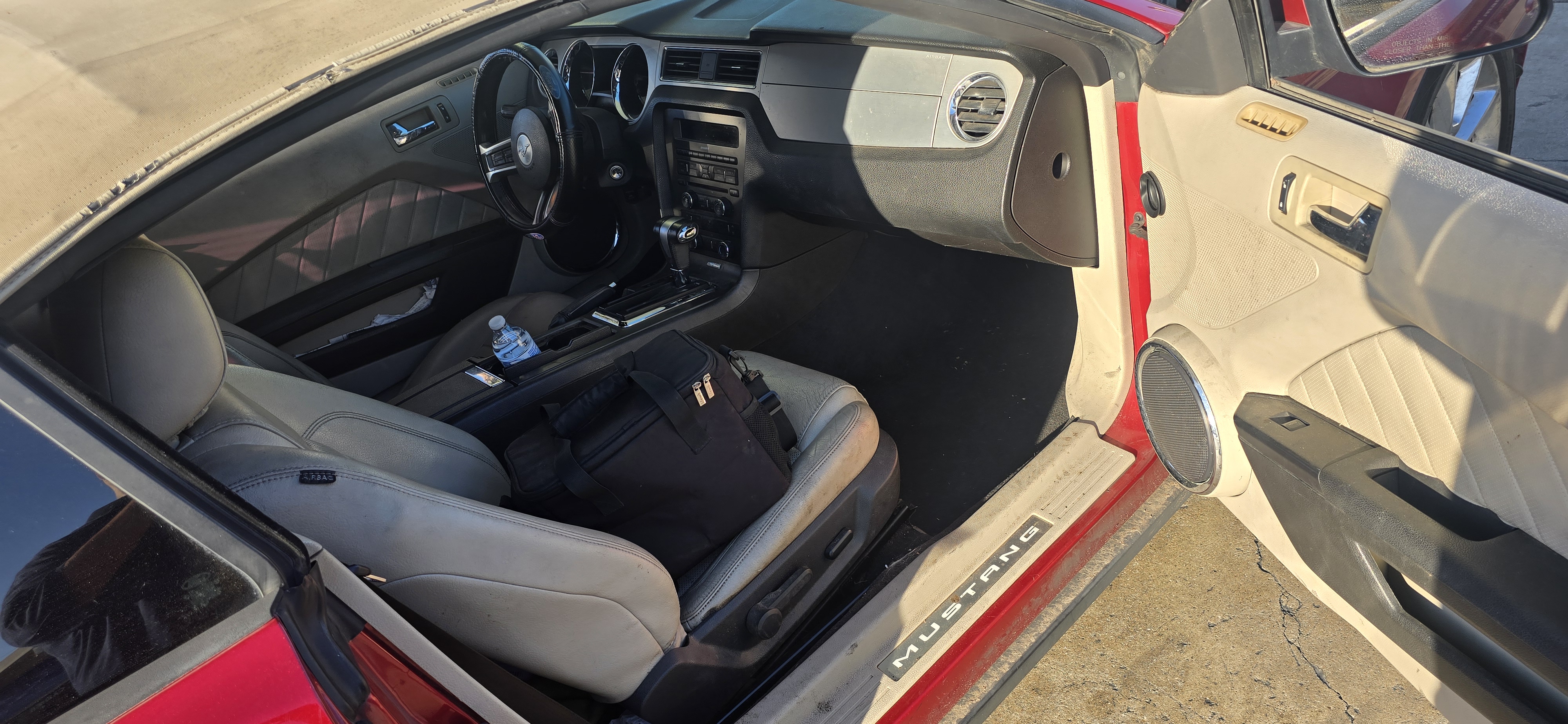 Used 2010 Ford Mustang Convertible RWD image 8