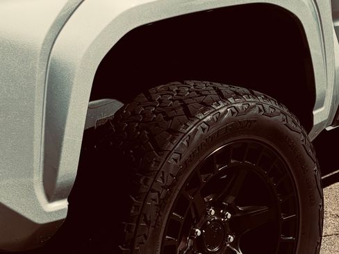 Used 2025 Toyota Tacoma SR5 image 11