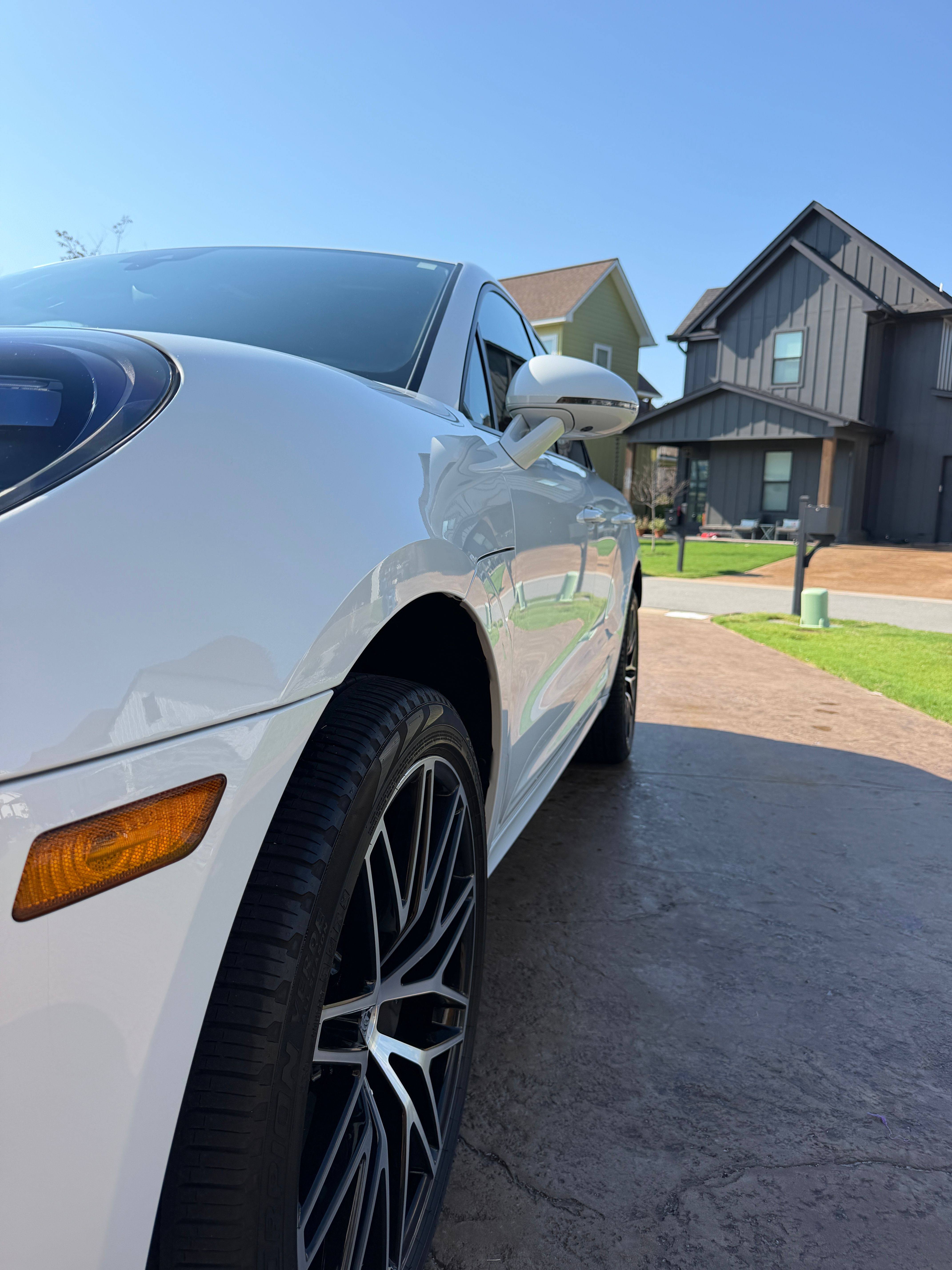 Used 2024 Porsche Macan AWD/4WD image 16