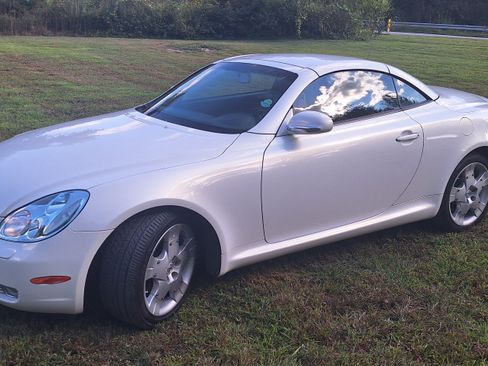 Used 2004 Lexus SC 430 Convertible image 8