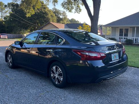 Used 2018 Nissan Altima 2.5 S w/ S Convenience Package FWD image 5