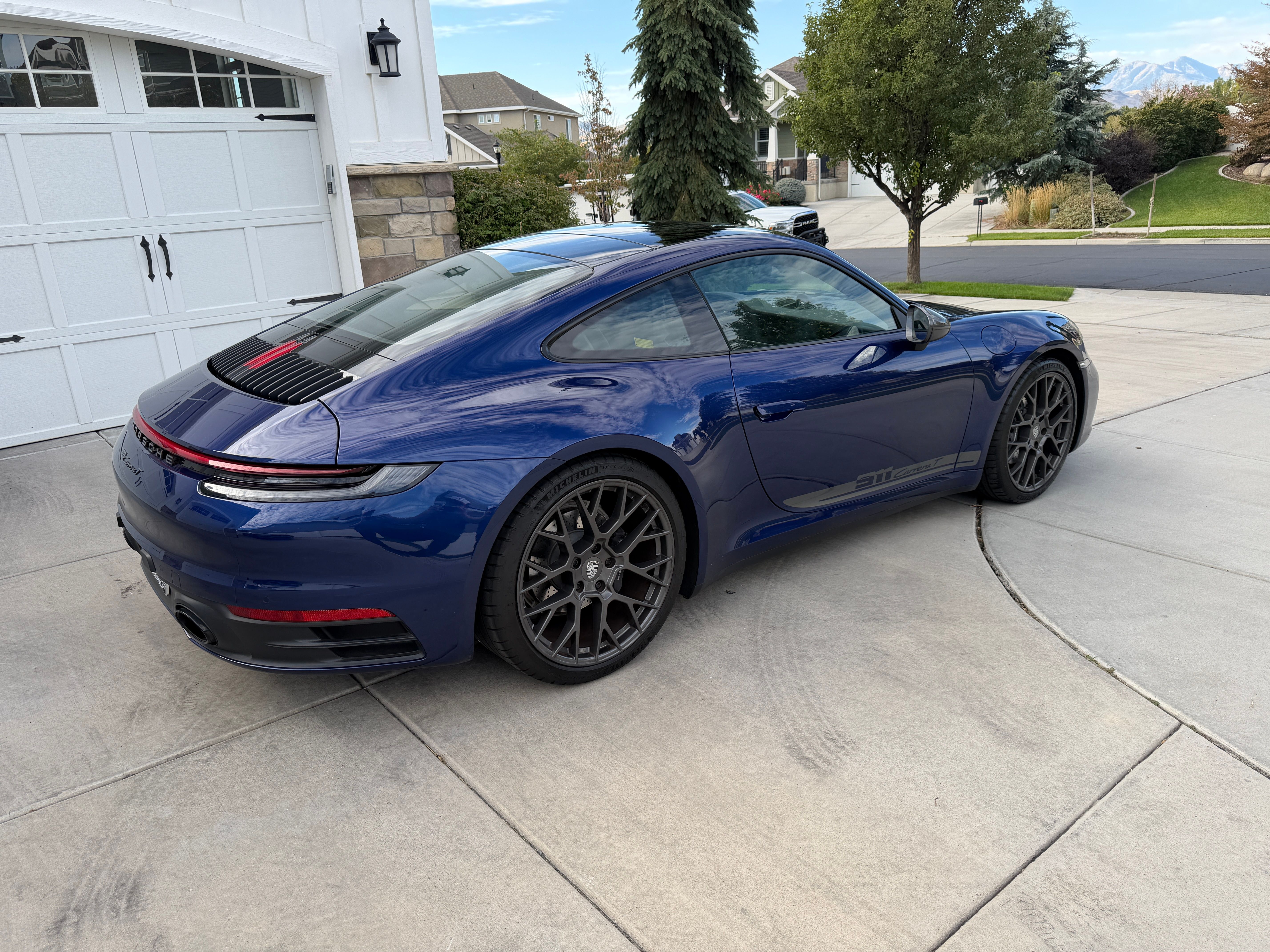 Used 2023 Porsche 911 Carrera T RWD image 5