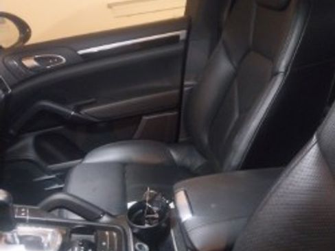 Used 2017 Porsche Cayenne S image 12