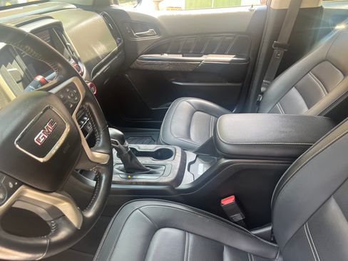Used 2022 GMC Canyon Denali AWD/4WD image 6