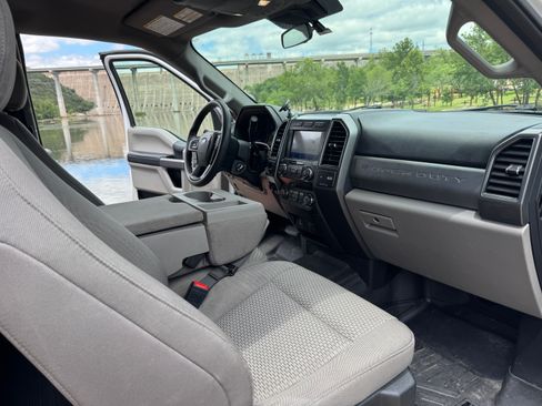 Used 2020 Ford F250 XLT w/ XLT Value Package RWD image 6