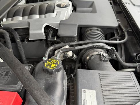 Used 2015 Cadillac Escalade Premium image 18