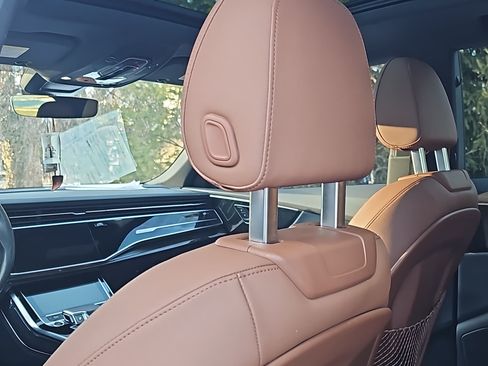 Used 2023 Audi Q8 Premium Plus w/ Premium Plus Package image 9