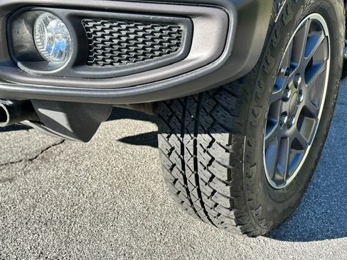 Used 2021 Jeep Wrangler Sport image 23