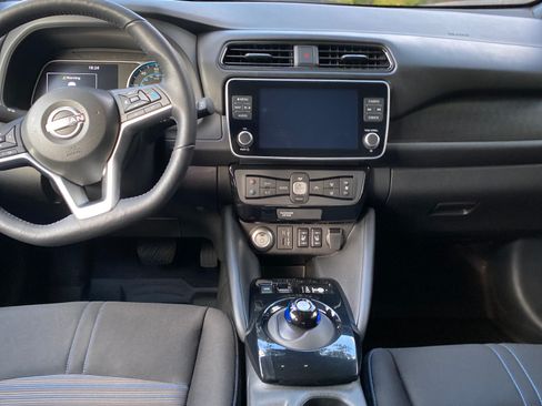 Used 2023 Nissan Leaf SV Plus image 5