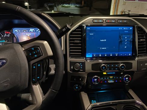 Used 2022 Ford F350 Lariat w/ Tremor Off-Road Package image 11