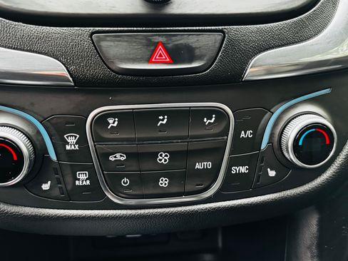 Used 2019 Chevrolet Equinox LT image 21