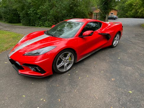 Used 2022 Chevrolet Corvette Stingray Premium Cpe w/ Z51 Performance Package RWD image 4