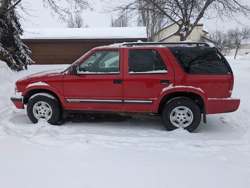 Used 2001 Chevrolet Blazer LS w/ Preferred Equipment Group image 8