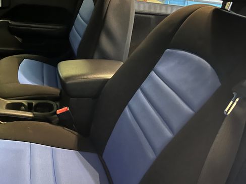 Used 2019 Jeep Wrangler Sport image 9