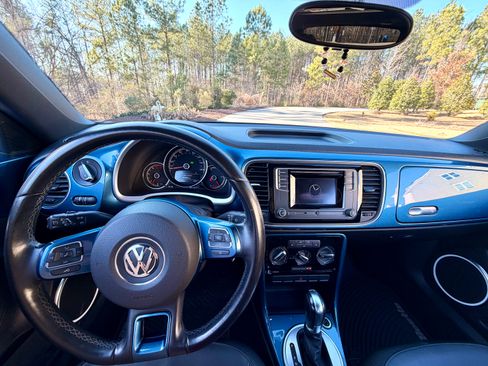 Used 2019 Volkswagen Beetle 2.0T SE image 13