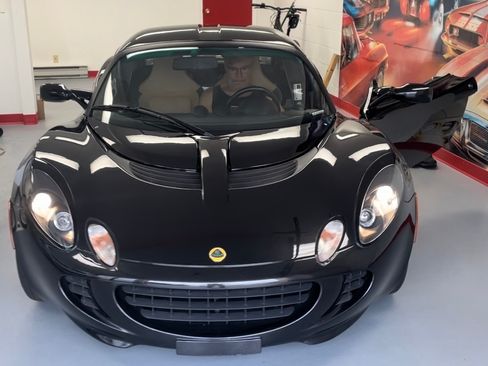 Used 2006 Lotus Elise image 2