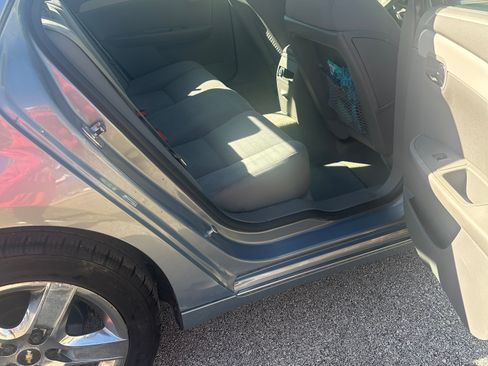 Used 2009 Chevrolet Malibu LT image 2