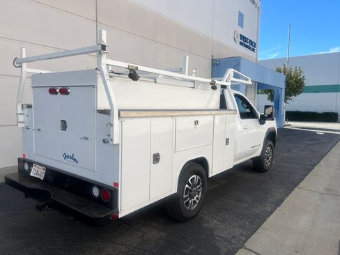 Used 2024 GMC Sierra 3500 SLE image 4