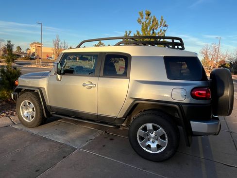 Used 2009 Toyota FJ Cruiser 4WD image 2