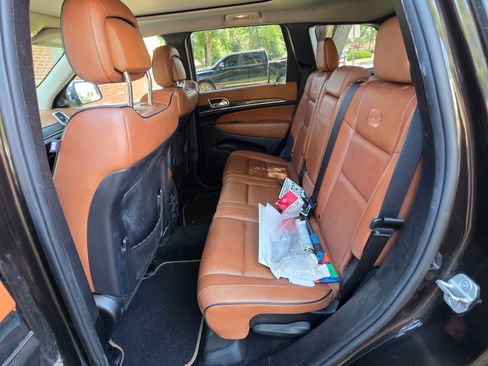 Used 2012 Jeep Grand Cherokee Overland Summit image 12