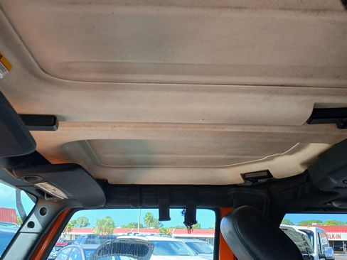 Used 2012 Jeep Wrangler Rubicon w/ PWR Convenience Group image 11