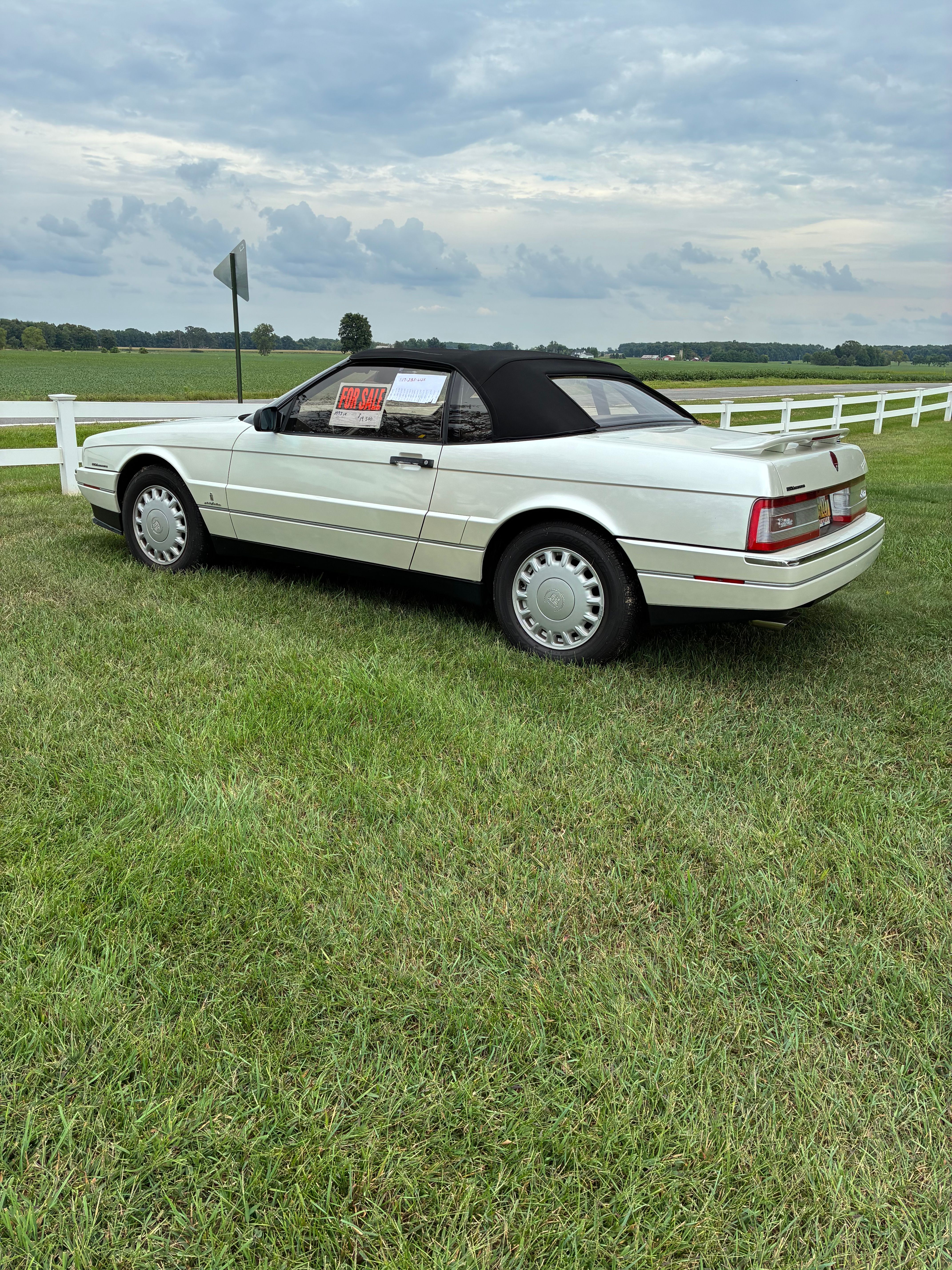 Used 1993 Cadillac Allante FWD image 5