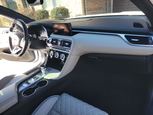 Used 2023 Genesis G70 3.3T w/ Sport Prestige Package image 7