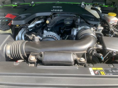 Used 2018 Jeep Wrangler Rubicon w/ Steel Bumper Group image 22