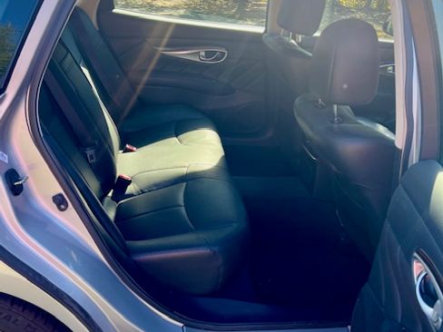 Used 2016 INFINITI Q70 L 3.7 image 6