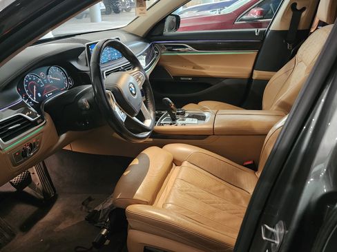 Used 2018 BMW 740i xDrive image 14