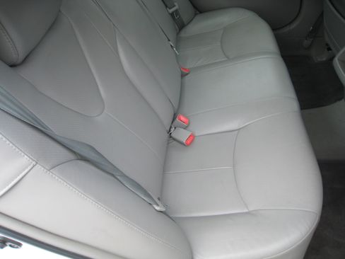 Used 2011 Toyota Camry SE w/ SE/XLE Extra-Value Pkg image 17