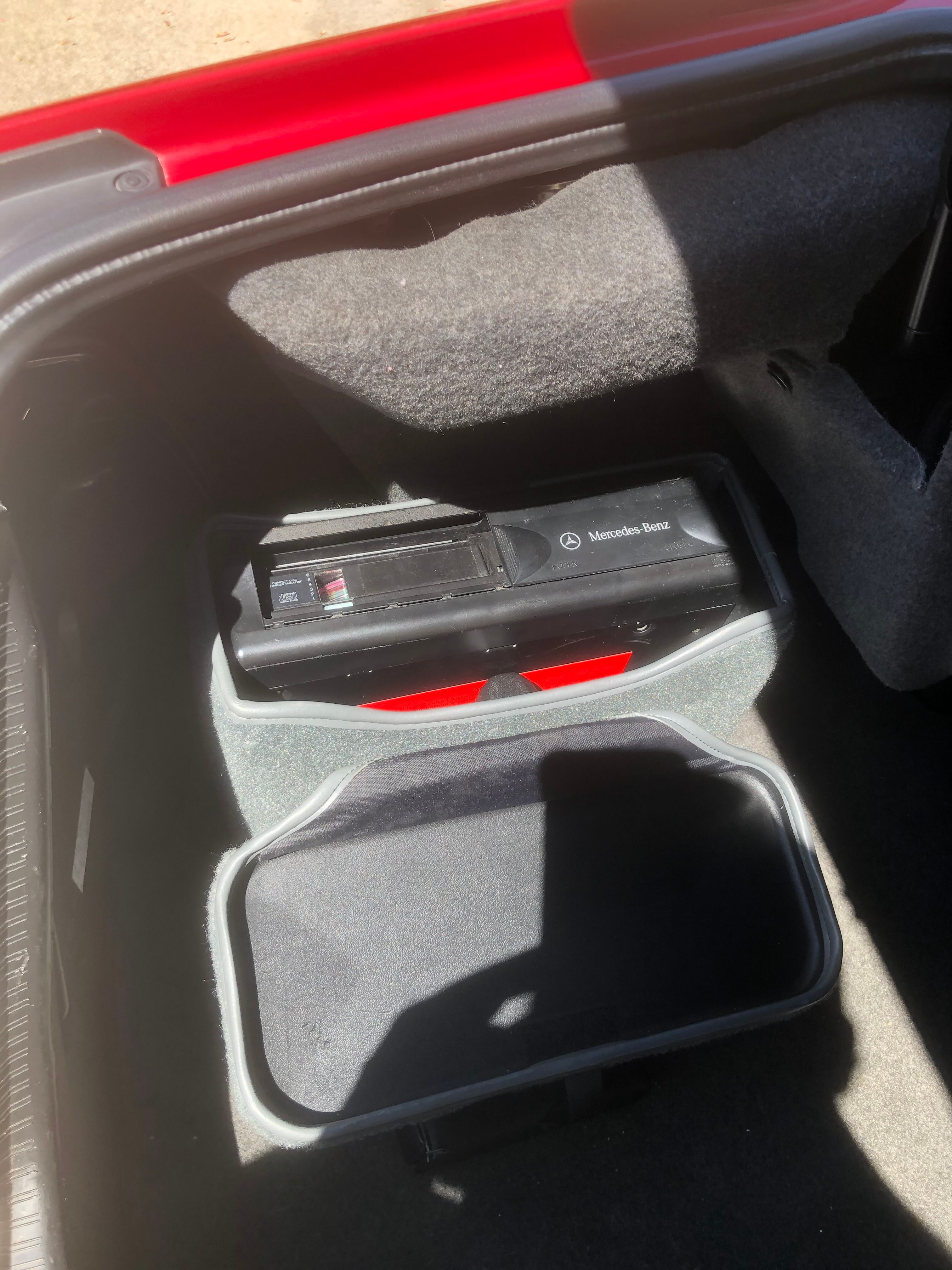 Used 1995 Mercedes-Benz E 320 Convertible image 21