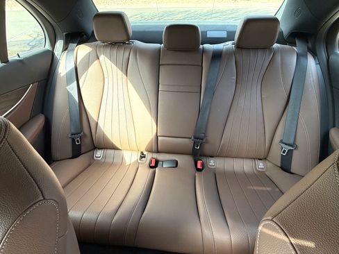 Used 2017 Mercedes-Benz E 300 4MATIC image 5