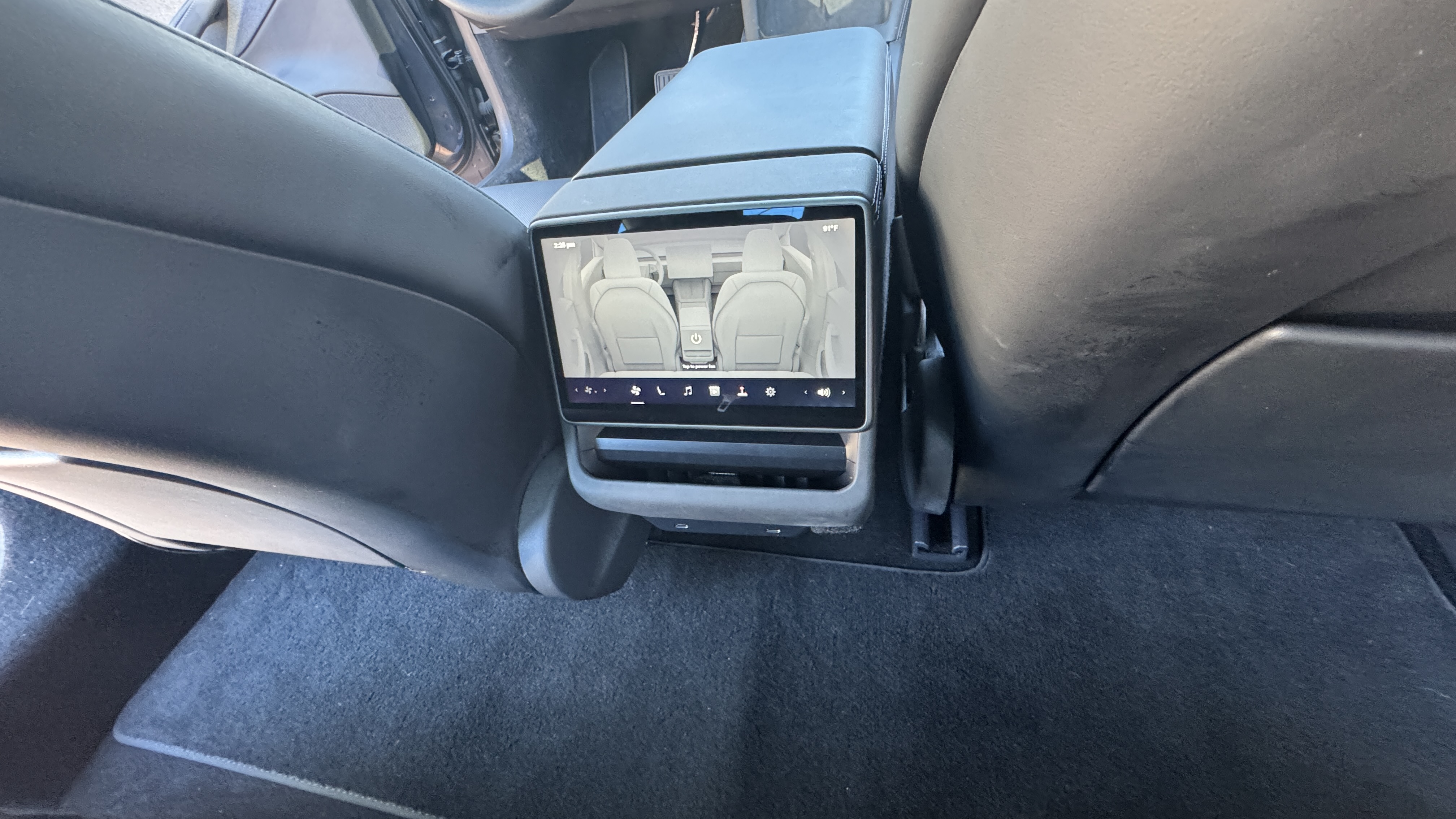 Used 2024 Tesla Model 3 Standard Range RWD image 9