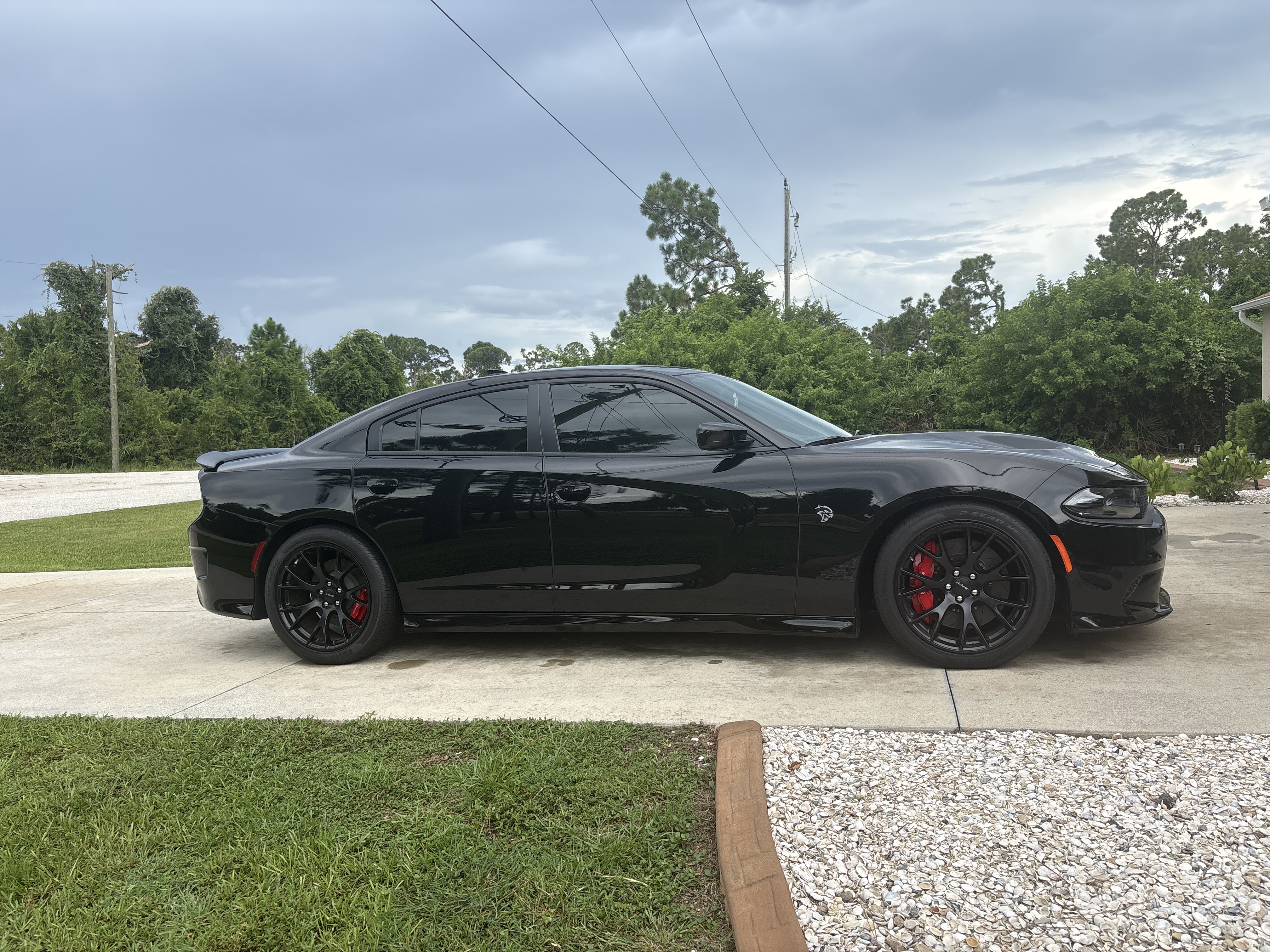 Used 2016 Dodge Charger SRT Hellcat w/ Harman/Kardon Audio Group RWD image 4