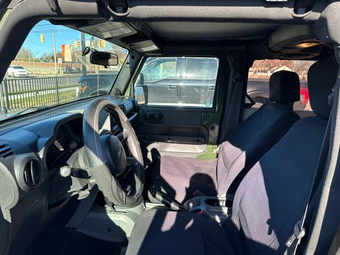 Used 2008 Jeep Wrangler X AWD/4WD image 9